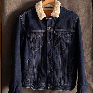 Levi’s Sherpa lined Trucker Jacket Euc